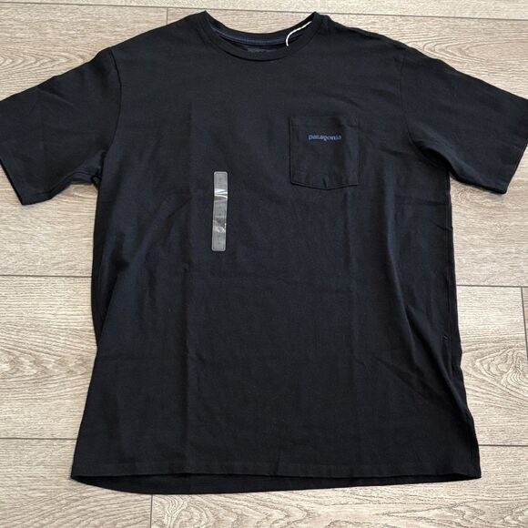 Patagonia Shirt Mens Medium Black Boardshort Logo Pocket NWT Outdoors Hiking - Picture 2 of 6